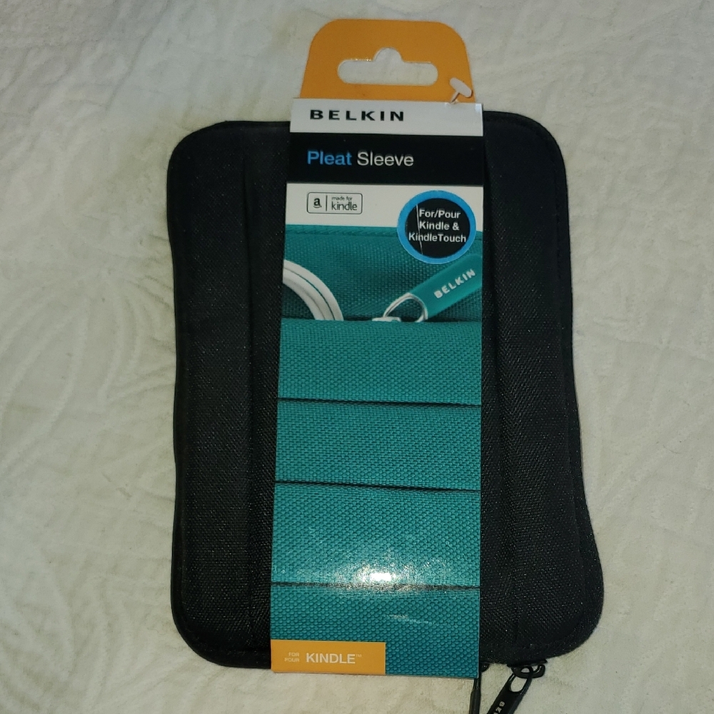 Belkin Black Pleat Sleeve for Kindle